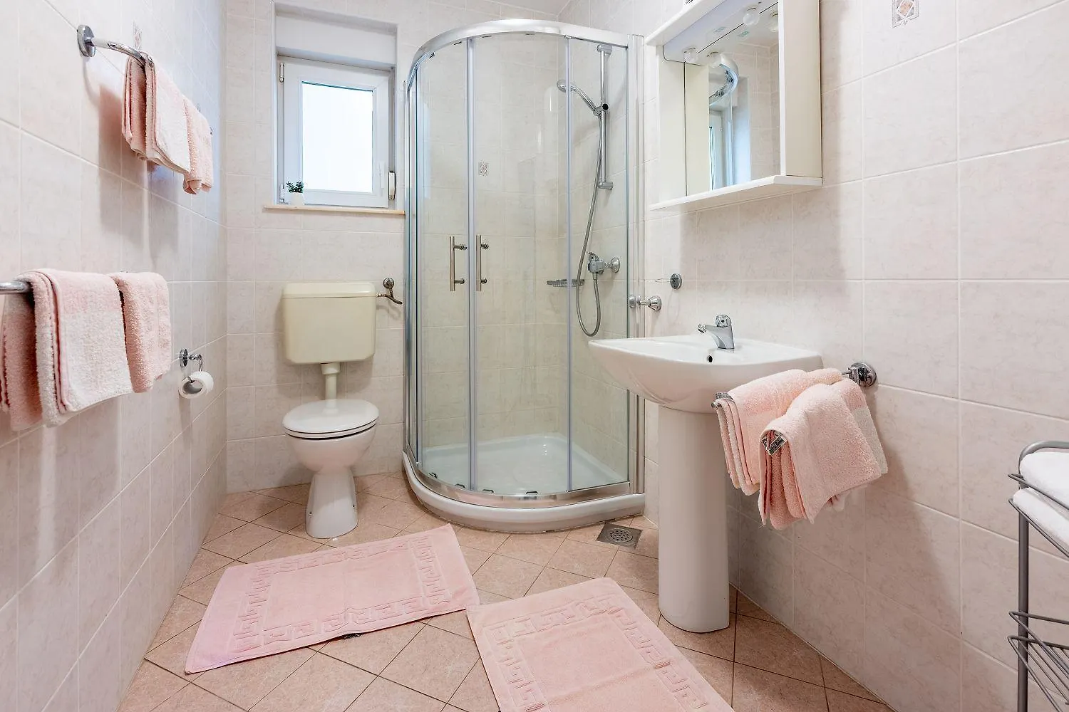 קריקווניצה Idyllisches Apartment Nur 250 Meter Zum Strand Mit Meerblick, Privater Terrasse, Privatparkplatz