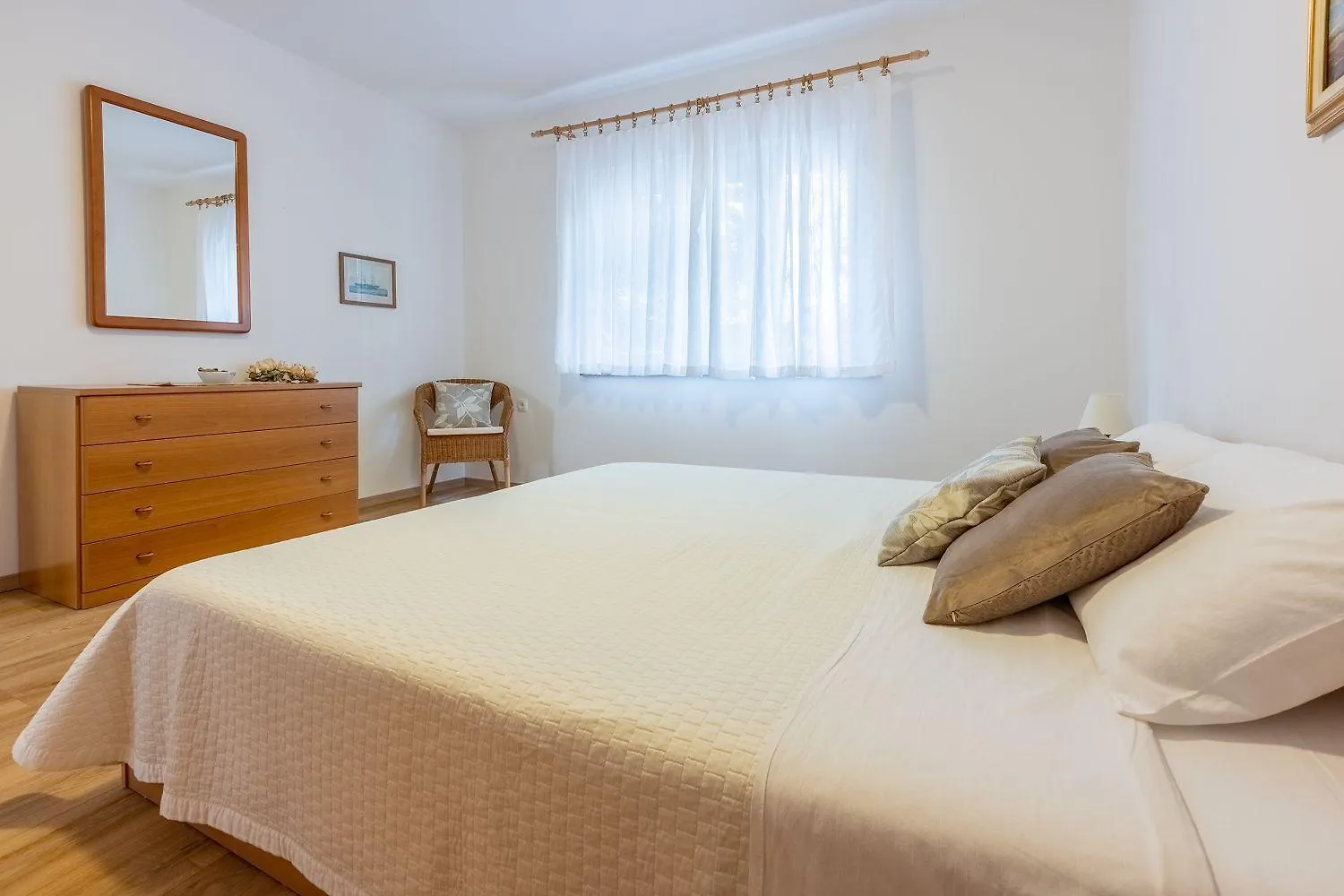 קריקווניצה Idyllisches Apartment Nur 250 Meter Zum Strand Mit Meerblick, Privater Terrasse, Privatparkplatz